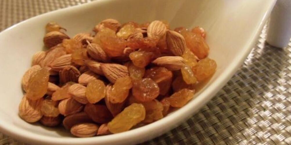 Рецепт ядер абрикосовых косточек на десерт