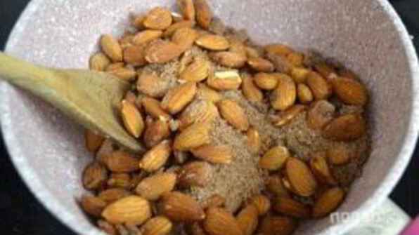 жареный миндаль
