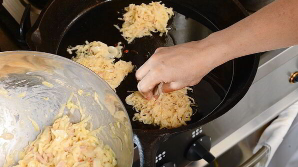 драники с квашеной капустой