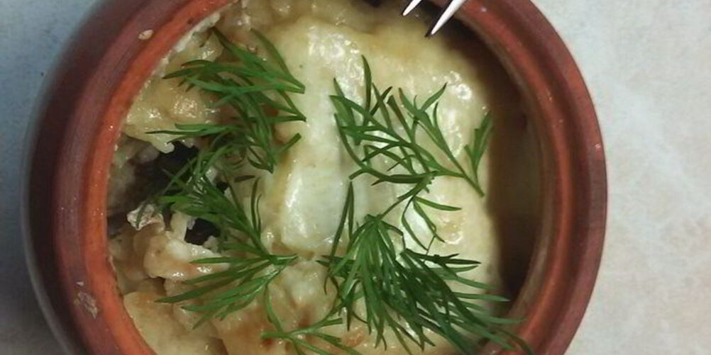 Рецепт драников, запеченных с грибами и мясом под сырным соусом