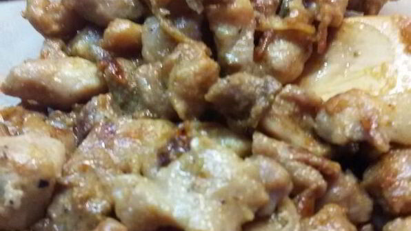 драники, запеченные с грибами и мясом под сырным соусом