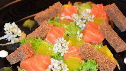 Лосось на картофельном дранике