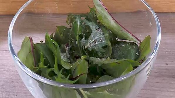 яйца с грибами на тыквенных драниках