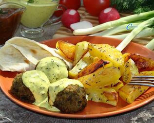 Фрикадельки из баклажана и белой фасоли