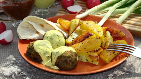 фрикадельки из баклажана и белой фасоли