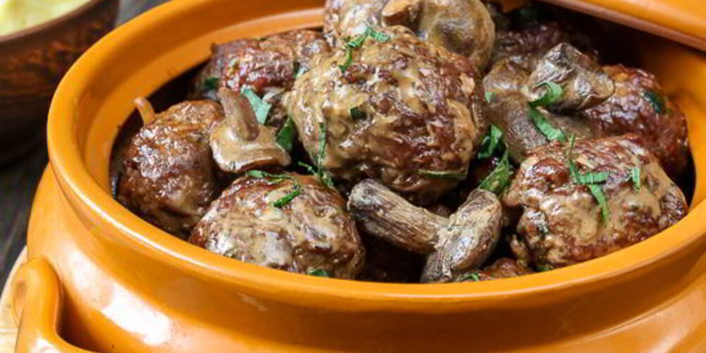 Рецепт фрикаделек из баранины с маслятами в сметанно-соевом соусе