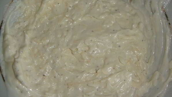 фрикадельки из минтая в сырно-майонезном соусе