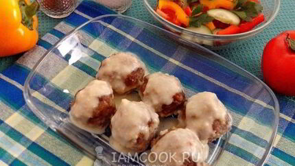 Фрикадельки под сливочным соусом