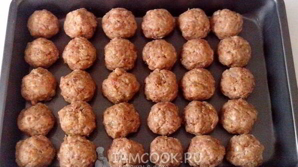 фрикадельки под сливочным соусом