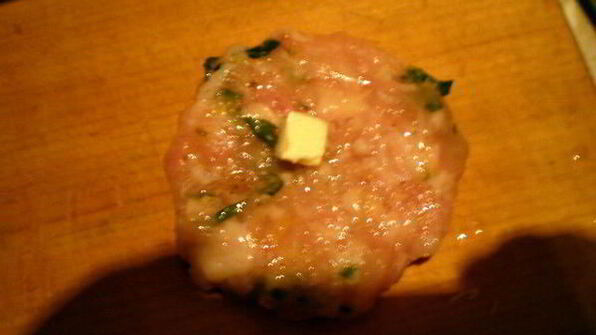 фрикадельки с цедрой лимона и огуречным соусом