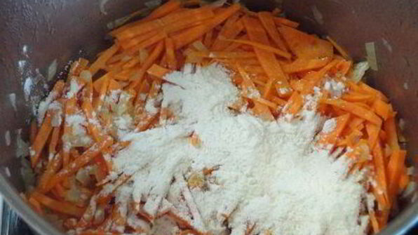 фрикадельки в луково-морковном соусе по-мадридски