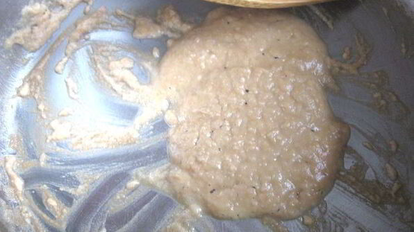 фрикадельки в пикантном соусе с пастой