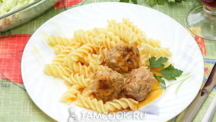 Фрикадельки в томатно-сметанном соусе