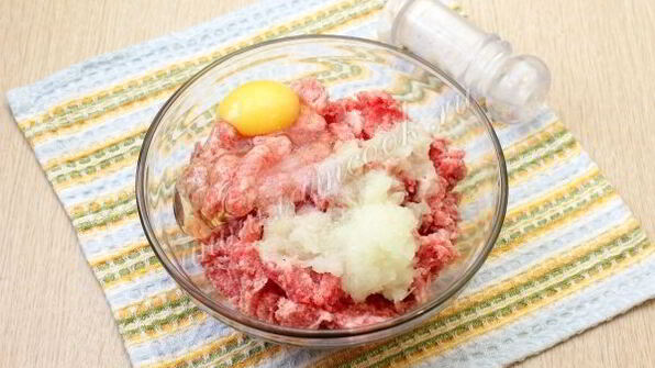 фрикадельки в томатно-сметанном соусе