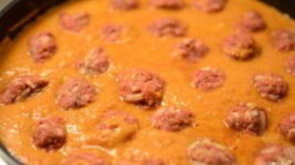 говяжьи фрикадельки в томатном соусе