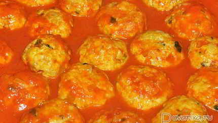 Рыбные фрикадельки в томатном соусе
