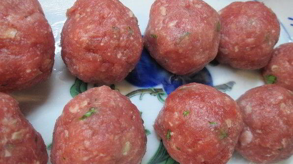 шашлычки-фрикадельки в ленточках из цукини