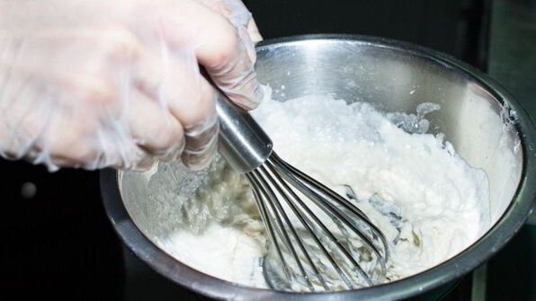 гречневая лапша с кальмарами в кляре и жареными овощами