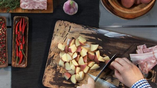 картофель с ароматным маслом и ветчиной