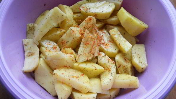 картофель с грибами и сыром сулугуни в мультиварке