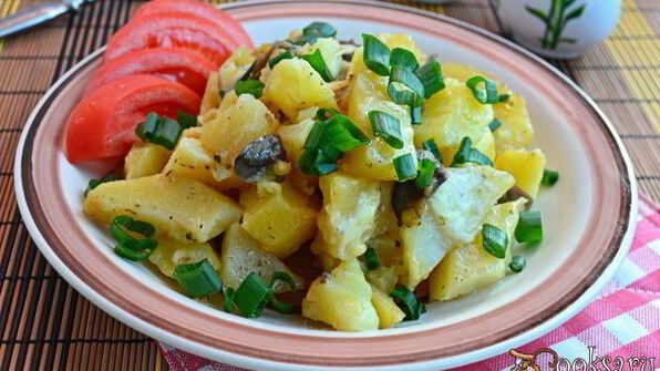 картофель с грибами и сыром сулугуни в мультиварке