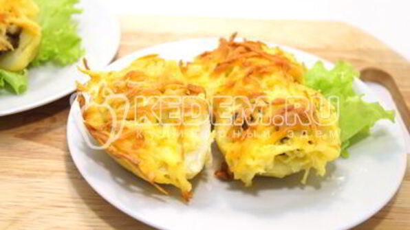 картофель с грибами в духовке