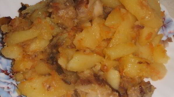 картофель с гузками индейки и овощами