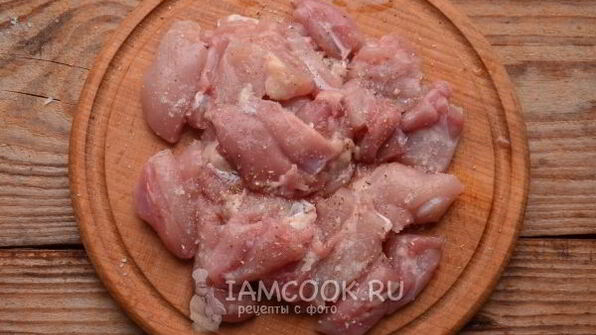 картошка с курицей, сыром и майонезом в духовке