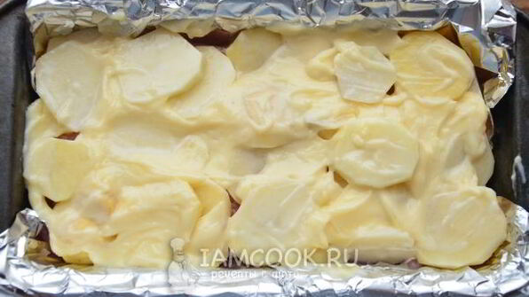 картошка с курицей, сыром и майонезом в духовке