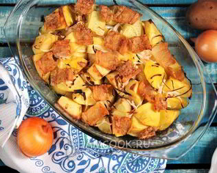 Картошка с салом в духовке