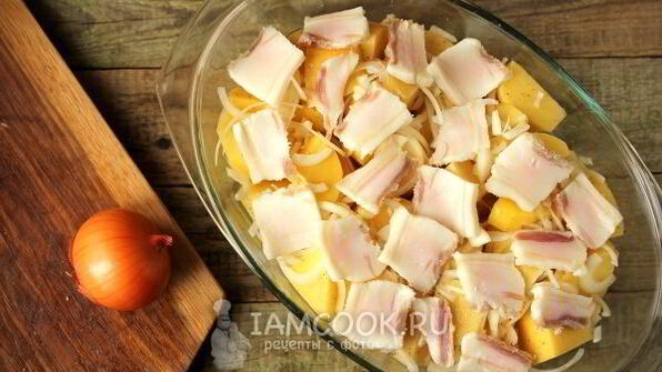 картошка с салом в духовке