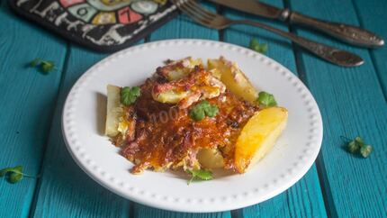 Картошка с ветчиной и сыром в духовке