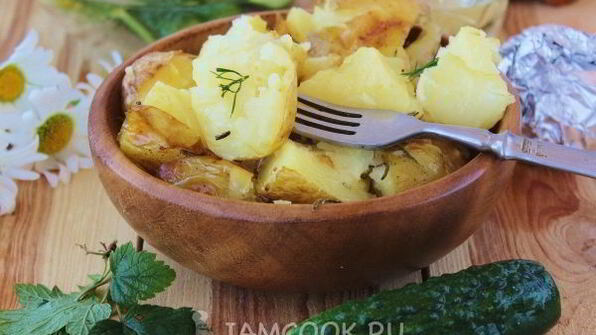 картошка в мундире в фольге в духовке