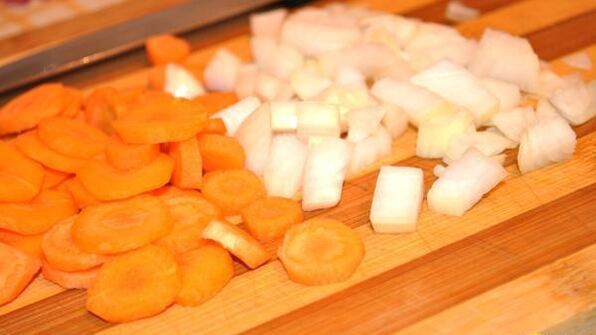 молодой картофель с мясом и овощами