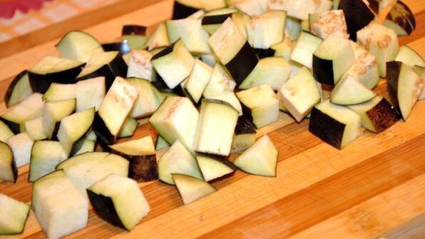 молодой картофель с мясом и овощами