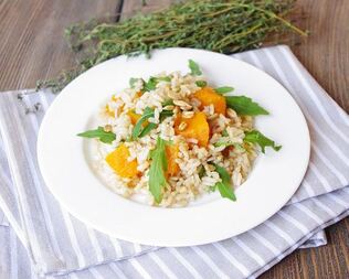 Нешлифованный рис с запеченной тыквой