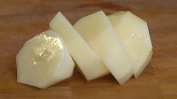 пюре из картофеля и пастернака с кроликом