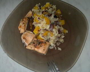 Рис с грибами и овощами, карельская форель с паприкой