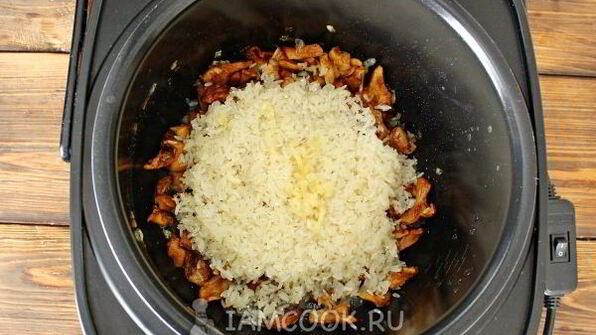 рис с грибами в мультиварке