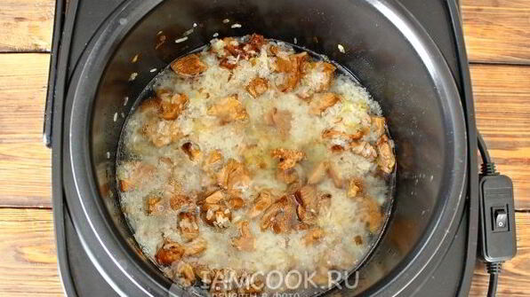 рис с грибами в мультиварке