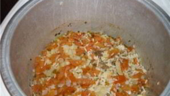 рис с тушенкой в мультиварке