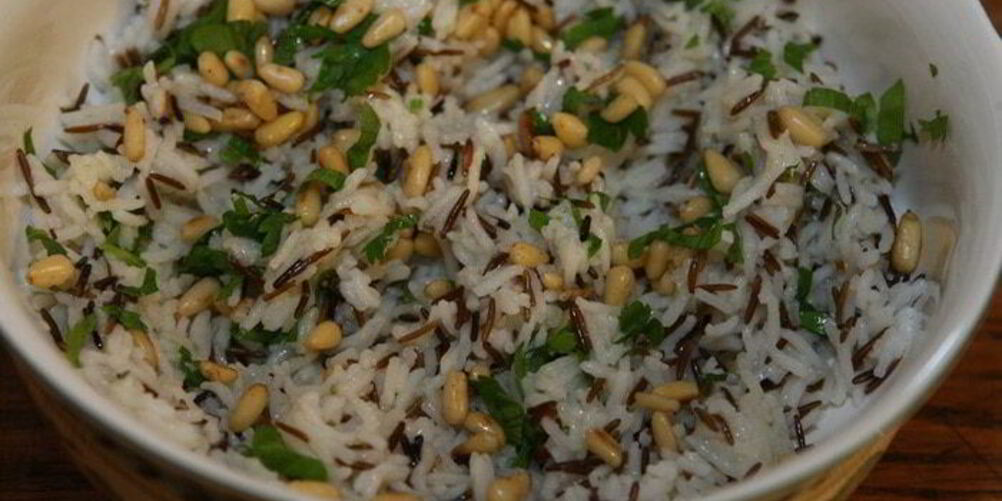 Рецепт риса с зеленью и орехами