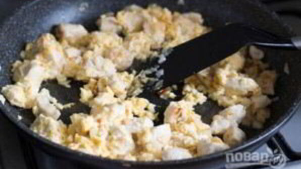 тайский рис с курицей и ананасом