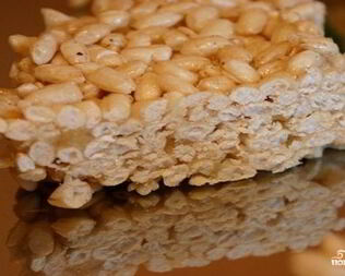 Воздушный рис в карамели