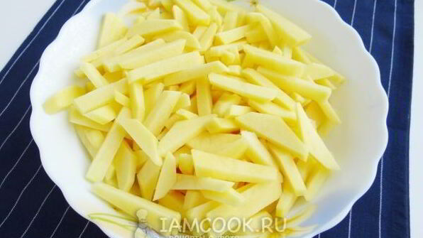 жареная картошка с солеными грибами