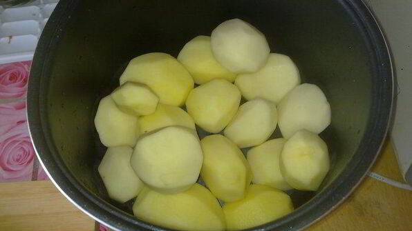 жареный картофель с кабачком