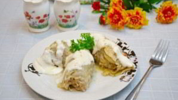 голубцы под сметанным соусом