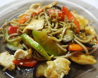 Гречневая лапша с курицей