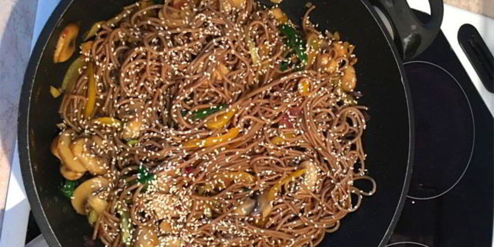 Рецепт гречневой лапши с шампиньонами