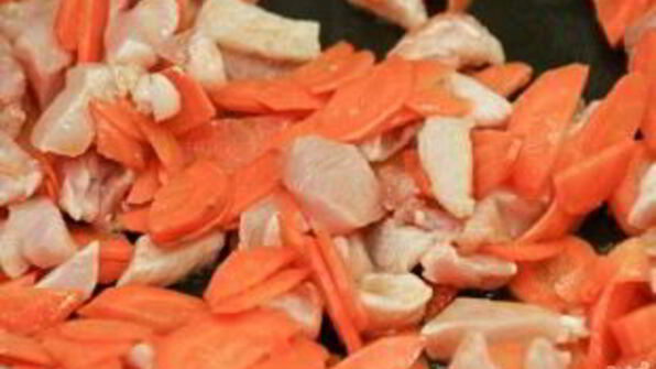 гречневая лапша со свининой в соусе